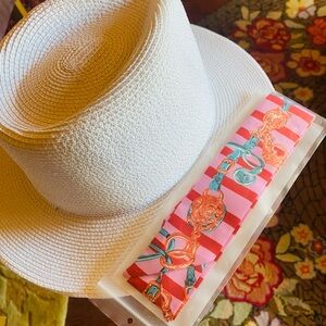 White Soleil Palm Beach Straw Sun Hat with Pink & Chain-Print Twilly Scarf